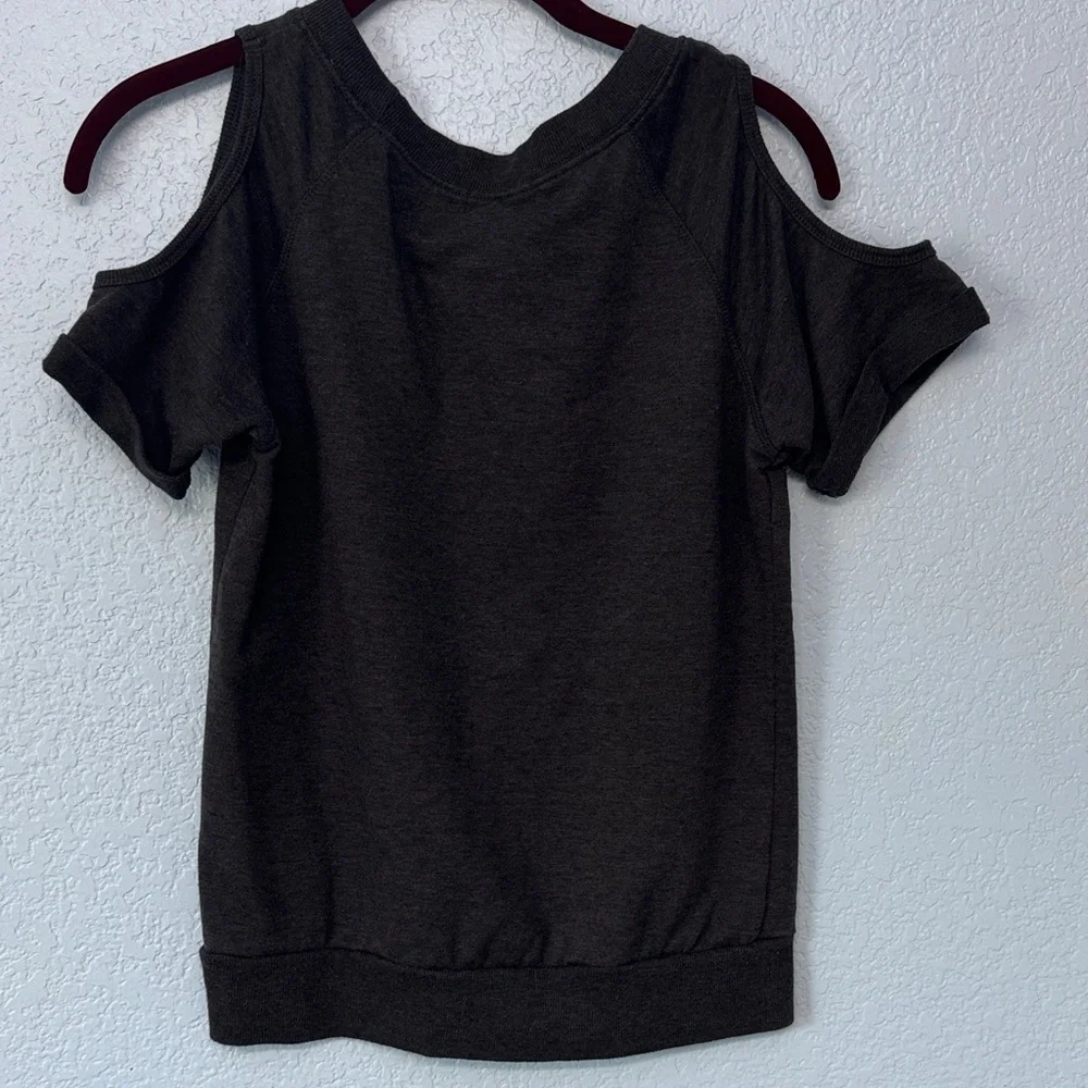 Miss Chievous Black Top with Cut Out sleeves With Silver Lips Size Medium - Picture 7 of 7